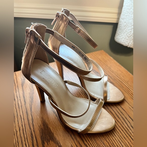 David’s Bridal Rose Gold heels - Picture 2 of 5